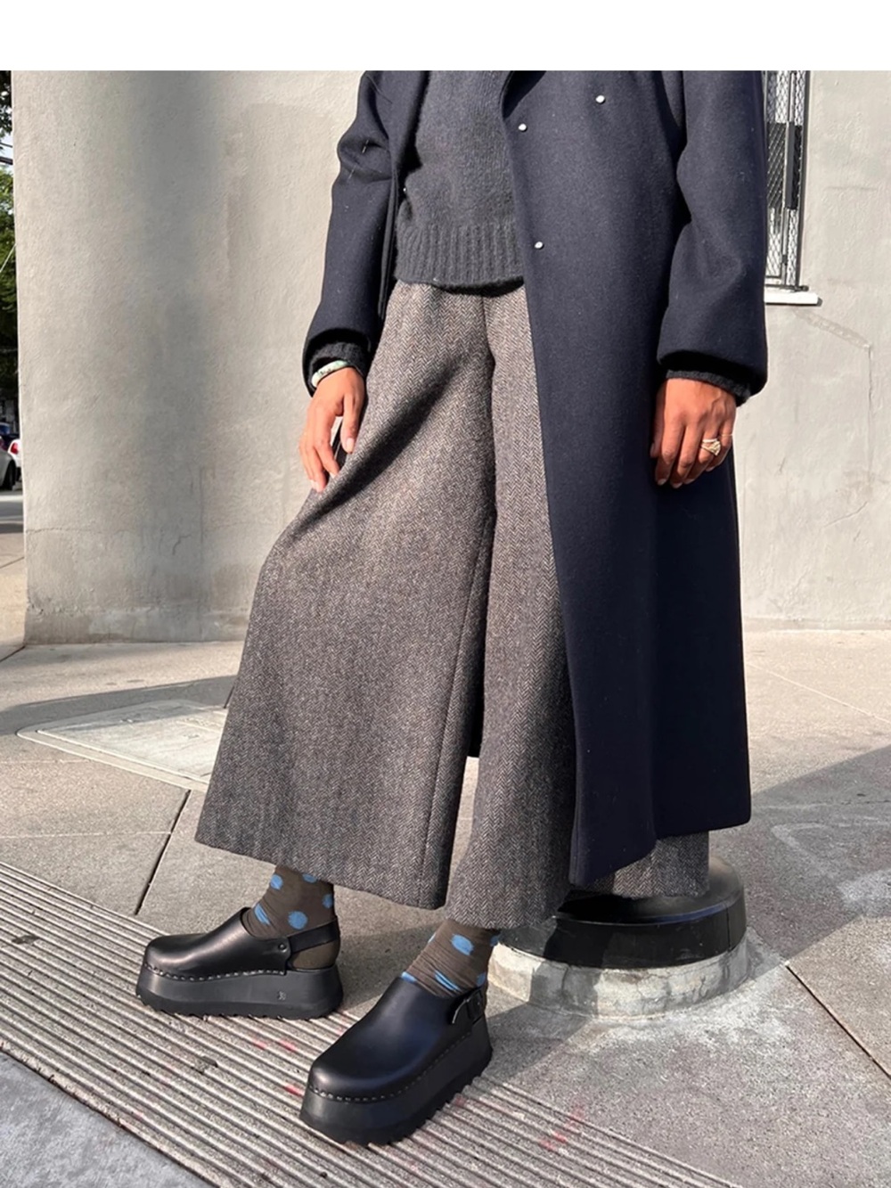 Tegan Clog in Moto Black - Picture 4 of 7